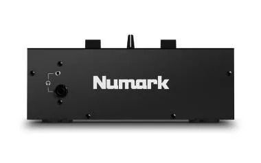 Numark Scratch DJ keverő, 2 ch, 2 line, 2 phono, 1 mic / USB, Serato DJ Pro + DVS