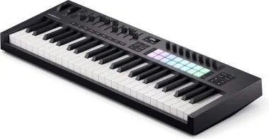 Novation Launchkey 49 MK4 hatékony, 49 hangjegyes vezérlőbillentyűzet az összes főbb DAW-hoz