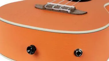 Ortega RUHWCE Egyedi Készítésű Sorozat Halloween Kiadás Koncert Előerősítős Ukulele 4 Húros - Tök Narancs