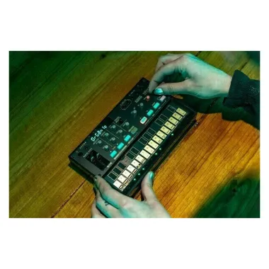 KORG KG-VOLCAFM2 FM szintetizátor, MIDI in, DX
