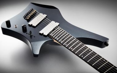 Ibanez A528-IPT multiscale elektromos gitár 8 húros, Iron Pewter színben, puhatokkal