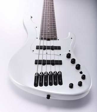 Ibanez MDM1005-PW elektromos gitár 5 húros, Pearl White színben, puhatokkal
