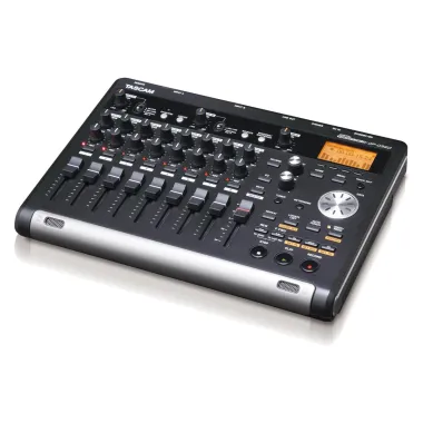 Tascam TM-DP03SD 8 sávos digitális Portastúdió