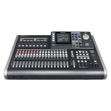 Tascam TM-DP24SD 24 sávos digitális munkaállomás/keverő, 8 sáv egyidejű felvétele