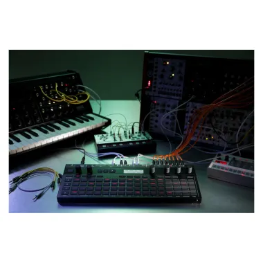 KORG KG-SQ64 polifónikus szekvenszer, 64 nyomógomb, MIDI, CV, SYNC, TRIGGER, USB