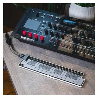 KORG KG-NKEYFDBK 25 billentyűs, USB MIDI-vezérlő, fekete, összehajtható