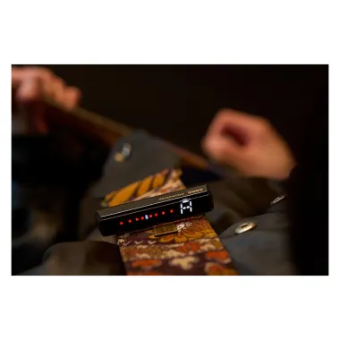 KORG KG-PST1GD hevederre csíptethető, diszkrét gitárhangoló, arany