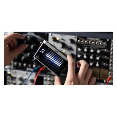 KORG KG-ST1K szintetizátor hangoló, OLED kijelző