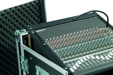 PROEL SA08BLKM Rack doboz combo 8U, felül 10U keverő hely, mé: 450 mm, 19