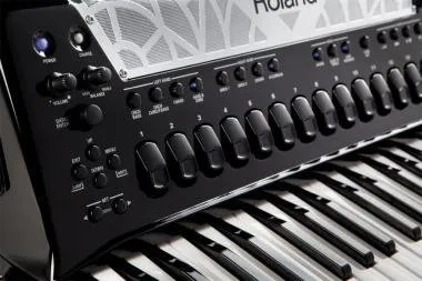Roland FR-8X BK digitális tangóharmonika beépített hangszóróval - fekete
