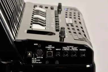 Roland FR-4X BK digitális tangóharmonika beépített hangszóróval - fekete