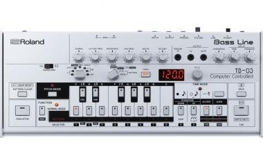 Roland TB-303 basový syntezátor, kompaktní design, ikonický zvuk