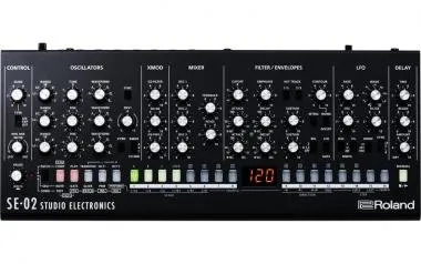 Roland SE-02 Boutique analóg szintetizátor
