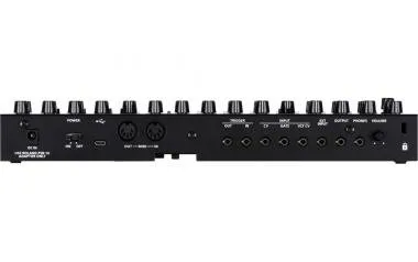 Roland SE-02 Boutique analóg szintetizátor
