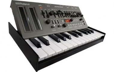 Roland SH-01A Boutique SH-101 szintetizátor