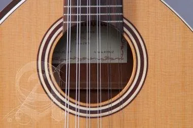 Alhambra ALH-B-2C OPAlhambra Gitár B-2 OP cédrus, mahagóni, indiai rózsafa fogólap