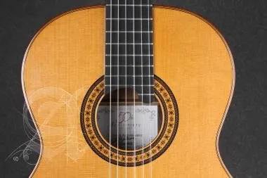 Alhambra ALH-Luthier Ziricote + caseAlhambra Gítár Cédrus, Tömör cirikóta, (koncert méret), ébenfa f