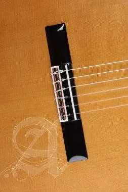 Alhambra ALH-Luthier Ziricote + caseAlhambra Gítár Cédrus, Tömör cirikóta, (koncert méret), ébenfa f