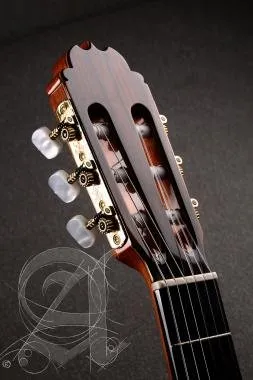 Alhambra ALH-Luthier Ziricote + caseAlhambra Gítár Cédrus, Tömör cirikóta, (koncert méret), ébenfa f