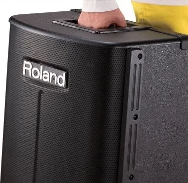Roland BA-330 sztereó erősítő elemmel is működik 30W 4X6,5