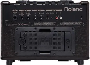 Roland AC-33RW Acoustic Chorus akusztikus gitár erősítő kombó 30W 2X5