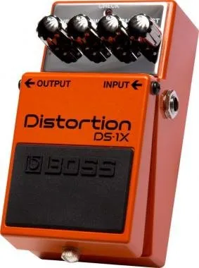 BOSS DS-1X Distortion effekt pedál speciális kiadású prémium hanggal