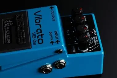 BOSS VB-2W Vibrato effekt pedál Waza Craft