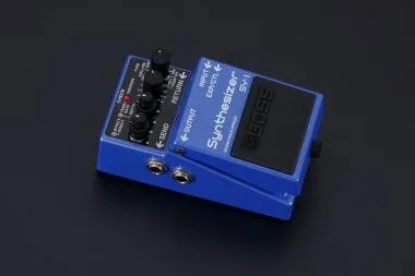 BOSS SY-1 Synthesizer effekt pedál
